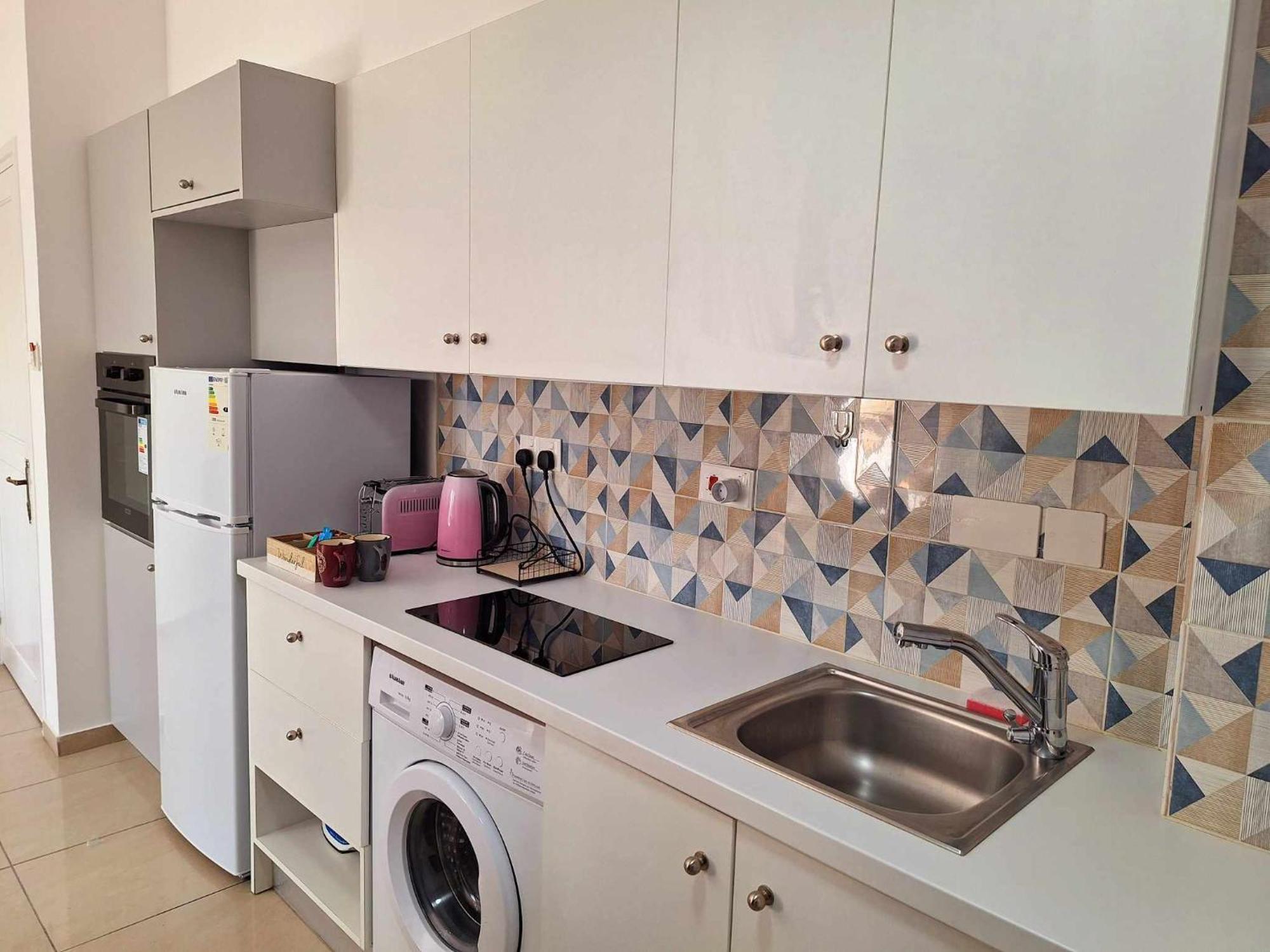 Stylish Apt Kato Paphos Close To Beach & Vibrant Harbor Life Экстерьер фото