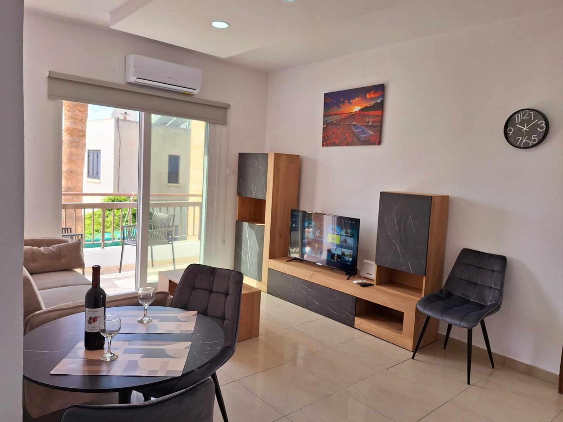 Stylish Apt Kato Paphos Close To Beach & Vibrant Harbor Life Экстерьер фото