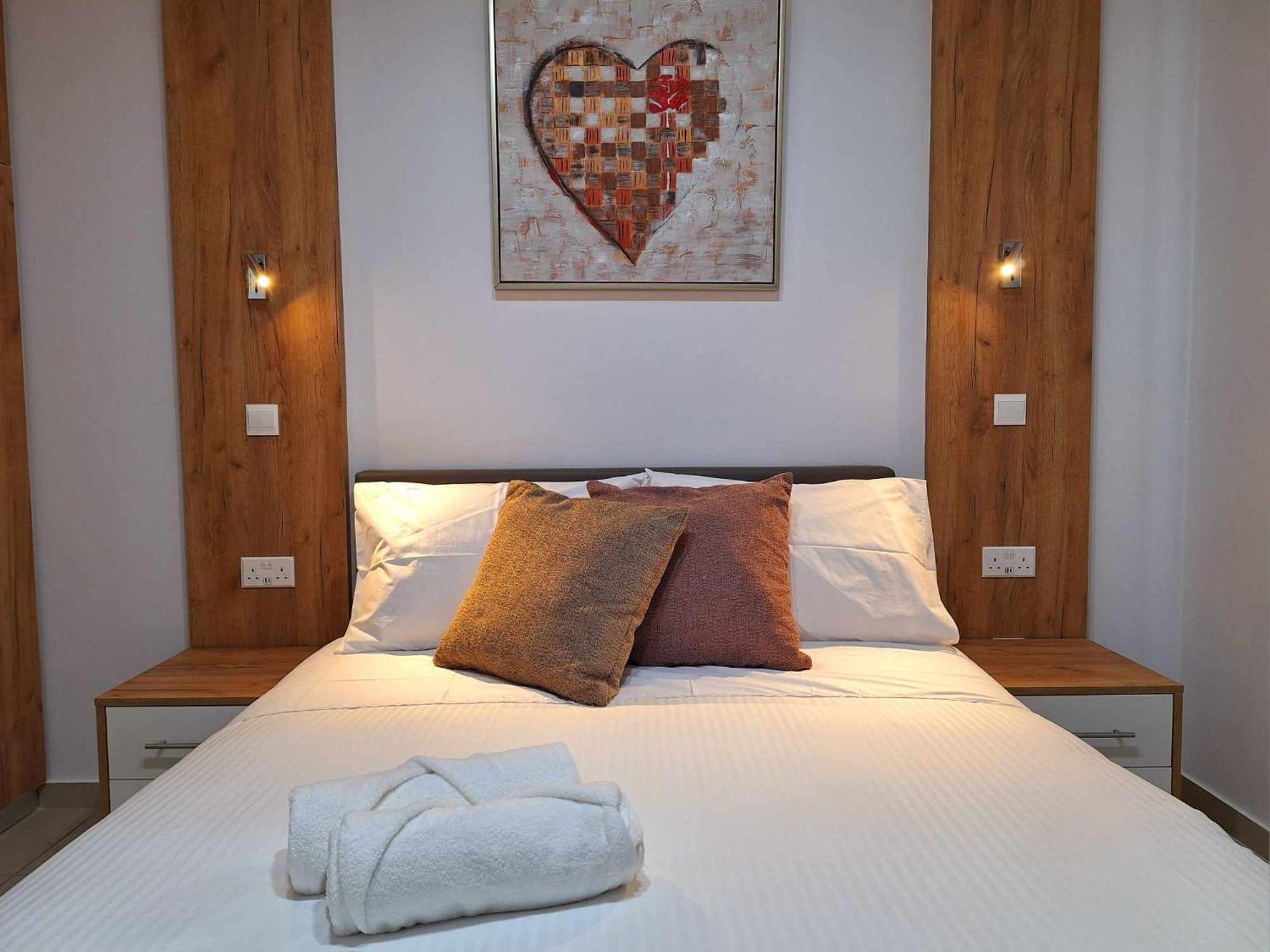 Stylish Apt Kato Paphos Close To Beach & Vibrant Harbor Life Экстерьер фото