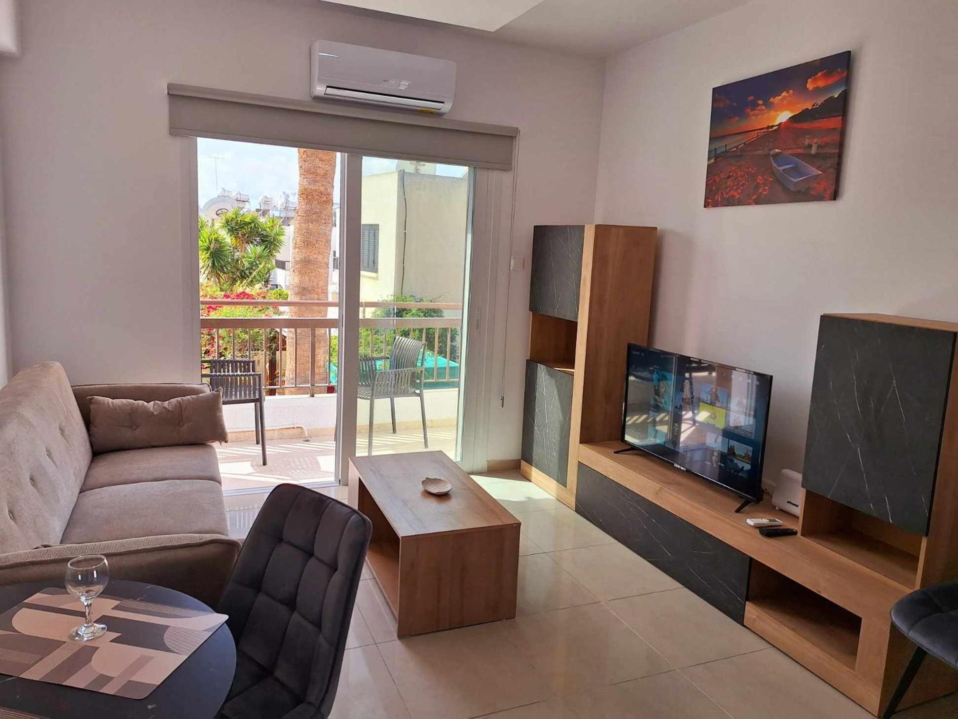 Stylish Apt Kato Paphos Close To Beach & Vibrant Harbor Life Экстерьер фото